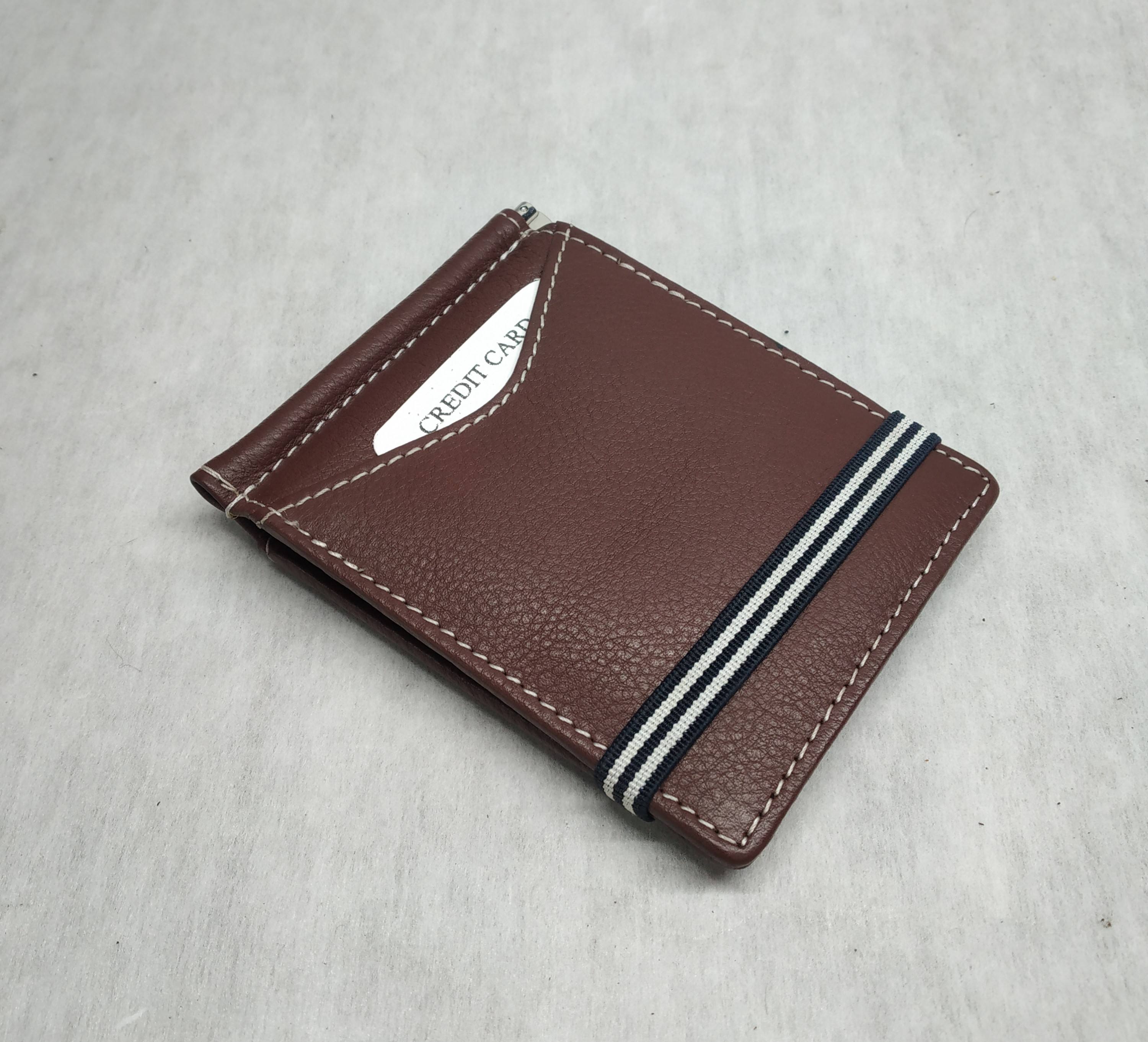 สีน้ำตาล