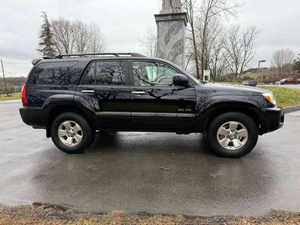 Venta al por Mayor de Autos Usados Baratos Libres de Accidentes, 4Runner SR5 2007, Listo para la Aventura, 4x4, Volante a la Izquierda, Techo Corredizo de Cuero, con Capacidad de Remolque - Product Image 2