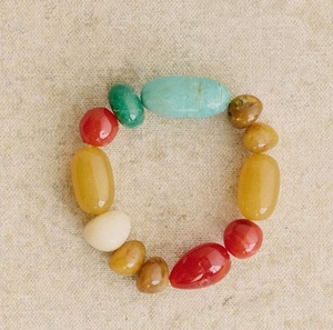 Elegante pulsera de resina crema cuentas ovaladas textura única fregona tema brazalete hecho a mano joyería elegante para mujer moda de resina moderna - Product Image 3