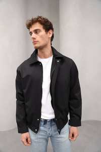 เสื้อโค้ทกันน้ำสำหรับผู้ชายสไตล์สตรีทแวร์แบบมินิมอลลิสต์แขนยาวสีเบจ - Product Image 2