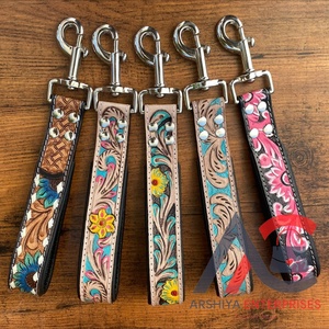 Fournitures personnalisées OEM pour animaux domestiques laisse de circulation en cuir de vache usiné à la main laisse courte pour l'entraînement des chiens poignée rembourrée pour la circulation routière - Product Image 1