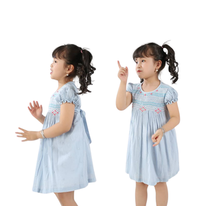 Ropa para niños Ropa para niñas Vestidos para niñas Venta al por mayor Vestido ahumado para niños Algodón corto azul Diseño personalizado - Product Image 5