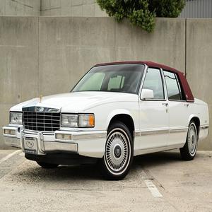 Cadillac DeVille berline d'occasion 1993, sans réserve, 25001-50000 milles, moteur V8, transmission automatique, pneus R20, sièges en cuir, éclairage. - Product Image 1