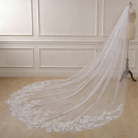 Voile de mariée cathédrale élégante en dentelle longue avec broderie florale en tulle et peigne