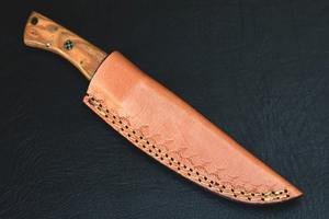 Couteau de chasse de camping à lame fixe en acier damas forgé à la main personnalisé manche en palissandre couverture en cuir support OEM nouveau design - Product Image 4