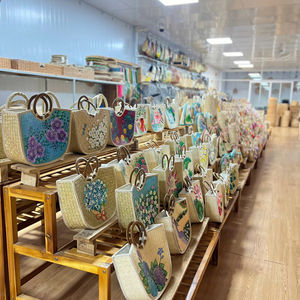 Sac fourre-tout en rotin en gros sac à main de plage en jacinthe d'eau pour dame de plage d'été écologique fabriqué au Vietnam - Product Image 3