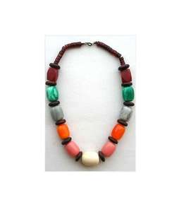 Collar de Bolas de Resina Naranja Intenso con Cuentas Grandes y Brillantes, Joyería Artesanal, Accesorio de Moda Vibrante y Grueso para Mujer - Product Image 3