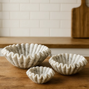 Bol décoratif de style indien en marbre naturel de luxe, sculpté à la main, écologique, personnalisable, avec volants, centre de table, bol à fruits moderne - Product Image 1