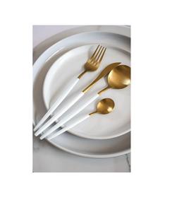 Juego de cubiertos de acero inoxidable de alta calidad con diseño moderno y asas ligeras para una experiencia gastronómica cómoda - Product Image 1