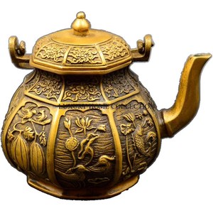 Théière décorative en laiton avec des motifs finement gravés et une finition haut de gamme conçue pour les collectionneurs ou les amateurs de thé - Product Image 3