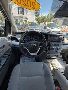 Toyota Sienna L 2020, 7 Pasajeros, Tracción Delantera - Product Image 2