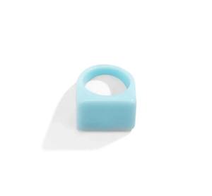 Bague en résine tendance très demandée, accessoire léger pour un usage quotidien ou les voyages, disponible au prix d'usine en Inde - Product Image 3