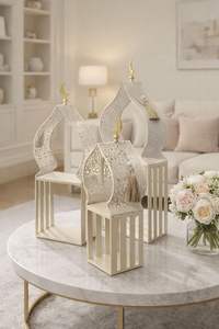 โคมไฟรูปพระจันทร์เสี้ยวโลหะเคลือบสีทองครีม พร้อมพู่ห้อย ให้แสงเทียนอ่อนๆ สวยงาม เหมาะสำหรับตกแต่งบ้านในช่วงรอมฎอนและอีด และเป็นของขวัญ - Product Image 3