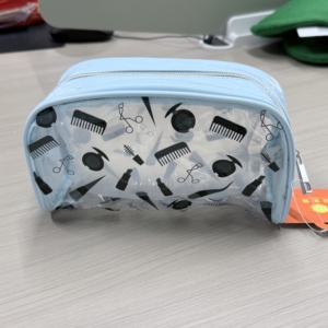 Sac cosmétique portable en PVC léger et résistant à l'eau avec fermeture à glissière - Product Image 3
