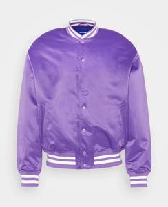 Chaqueta Bomber Varsity de Béisbol para Hombre, Color Rojo Púrpura, Personalizada de Alta Calidad, con Logotipo Frontal, Impermeable, Cortavientos y Transpirable, de Satén - Product Image 4