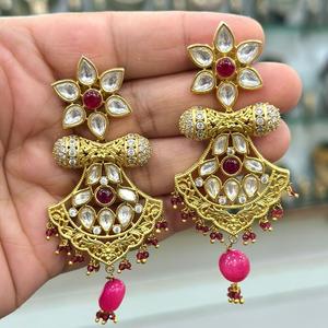 Pendientes de moissanita de diseñador de calidad superior, aspecto hermoso, perfecto para bodas y ocasiones especiales, ropa tradicional - Product Image 1