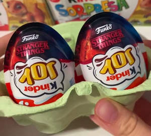 Huevos de Chocolate Kinder Joy de Primera Calidad con Temática de Stranger Things, 3x20g, Dulces Oficiales con Licencia con Juguete Sorpresa en el Interior - Product Image 3