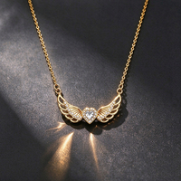 Collier pendentif ailes d'ange en acier inoxydable pour femme, avec diamants, plaqué or 18 carats, chaîne de clavicule, bijoux de mode inaltérables, vente en gros
