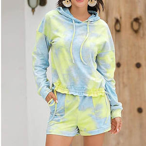 ชุดเซ็ตเสื้อฮู้ดดี้ลำลองและกางเกงขาสั้นสำหรับผู้หญิงขายดีที่สุด ผลิตจากผ้าโพลีเอสเตอร์/คอตตอนที่เป็นมิตรกับสิ่งแวดล้อม ระบายอากาศได้ดี ทนทาน เหมาะสำหรับกิจกรรมกลางแจ้ง แฟชั่นเสื้อผ้า - Product Image 3