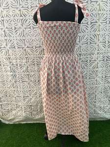 Hermoso vestido de algodón hecho a mano para mujer, túnicas indias con estampado de bloques ligeros, silueta suelta elegante, informal para verano Natural - Product Image 5