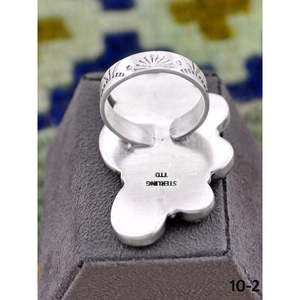 Bague artisanale délicate numéro 8 en turquoise et argent sterling, avec pierre naturelle taille ovale, finition platine, pour usage quotidien - Product Image 4