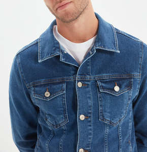 Chaqueta Vaquera de Mezclilla 100% Algodón de Alta Calidad OEM para Hombre con Pedrería, Logotipo Bordado Personalizado, Estilo Urbano, Chaqueta Vaquera Roja para Hombre - Product Image 2