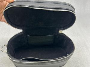 Sac de toilette de voyage en cuir véritable de luxe pour femmes, grand format carré, fermeture éclair, fabrication en usine, vente en gros - Product Image 5