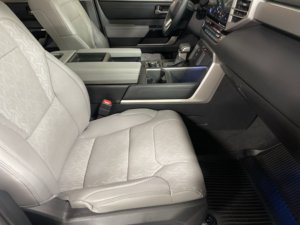 Toyota Tundra 4WD Limited Hybride d'occasion propre 2024 - Product Image 5