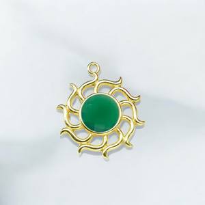 Colgante de moda de abalorio chapado en oro de piedras preciosas de ónix verde redondo-925 abalorios de plata joyería-pieza de joyería al por mayor - Product Image 1