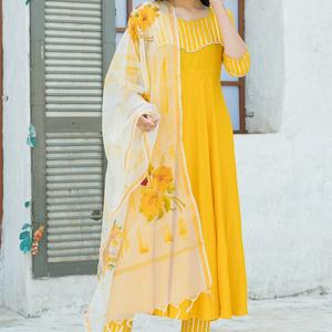 Vestidos de jardín paquistaníes Salwar Kameez para mujer Colección de ropa india y pakistaní - Product Image 1