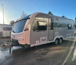 Nueva Autocaravana de Lujo 4X4 Todoterreno, Remolque para Campamento, Casa Móvil para Viajes y Aventuras con Refrigerador, en Stock y Lista para Usar - Product Image 3