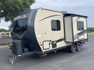 Camping-car motorisé d'occasion 2023 Forest River Flagstaff Micro-Lite 21FBRS - Product Image 3