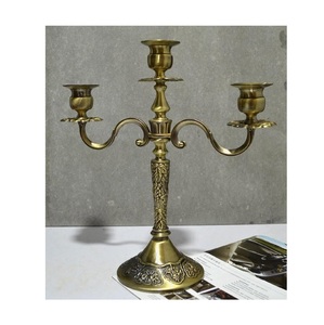Candelabro de Metal Hecho a Mano de Primera Calidad, Diseñado para Bodas, Fiestas, Decoración del Hogar y Hermosos Arreglos de Velas - Product Image 1