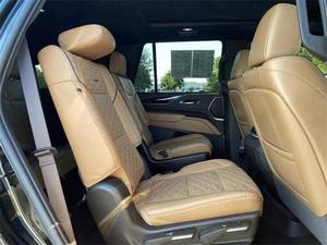 CADILLAC ESCALADE SPORT NEGRO USADO 2022 EN OFERTA GRAND TOURING 7 PLAZAS TRANSMISIÓN AUTOMÁTICA - Product Image 3