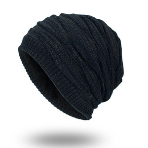 Gorro de Invierno Holgado y Cálido de Punto con Forro de Felpa de Coral para Hombre y Mujer, Estilo Moderno y Personalizado al por Mayor - Product Image 3