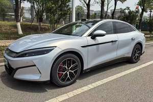 Sedán Eléctrico Usado 2025, Volante a la Derecha, 5 Asientos, Transmisión Automática, Interior Espacioso, Limpio, Suministrado desde Japón - Product Image 5