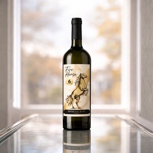 Fire Horse - Vino Rosso Miscelato Invecchiato 6 Mesi in Quercia |   Tempranillo e Syrah 13% ABV 750ml |   Vino Rosso Spagnolo Invecchiato in Quercia - Product Image 2