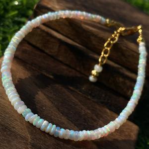 Bracelet en perles d'opale éthiopienne blanche naturelle perles d'opale de feu multiples lisses 4mm fabrication de bijoux Bracelet en perles de cristal en pierre - Product Image 1