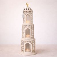 Ensemble de lanternes en métal blanc et or avec dessus en forme de croissant, calligraphie arabe, découpes, lumière de bougie chaleureuse, décoration de la maison festive, cadeau