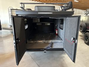 Precio al por mayor 2025 2026 RVs Flyer Pursue Remolque de viaje moderno y ampliable de 13 pies con puertas traseras, de aluminio ligero y doble amortiguación - Product Image 4