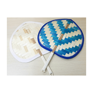 Éventail tissé fait à la main décor rotin éventails à main bambou raphia en forme de coeur de haute qualité à partir de 99GD - Product Image 1