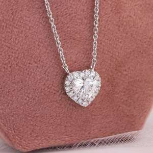 Moissanite diamant forme de coeur petit pendentif 925 argent sterling plaqué or pendentif à breloque prêt à expédier depuis l'inde - Product Image 4