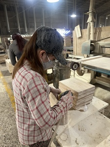 Planche à découper rectangulaire en bois dur massif de style rustique de qualité supérieure, parfaite pour la préparation de la viande et des légumes, planche à découper en bois - Product Image 5