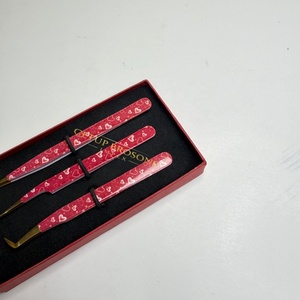 Pince à cils GETUP BROSONS IMPEX personnalisée en acier inoxydable avec revêtement en papier en forme de cœur, pointe dorée, anti-magnétique et poignée diamantée - Product Image 4