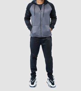 Conjunto Deportivo Personalizado de Felpa Francesa, Sudadera con Capucha y Pantalones Deportivos, Ajuste Regular, Estampado Ligero - Product Image 1