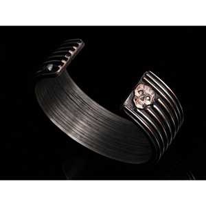 Pulsera de moda con diamantes y calavera dorada - Product Image 1