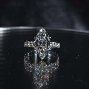 Bague en diamant cultivé en laboratoire de 2,01 carats, certifiée IGI, coupe pavé classique et marquise, bijoux élégants et intemporels - Product Image 5
