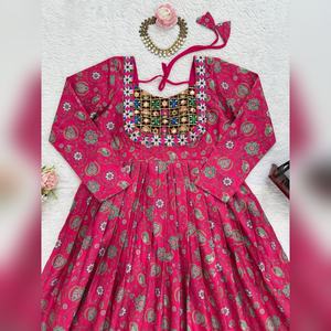 Fabricant en gros de kurtis en coton de qualité supérieure avec des imprimés numériques et des travaux de séquence pour l'exportation en gros et les magasins de détail - Product Image 6