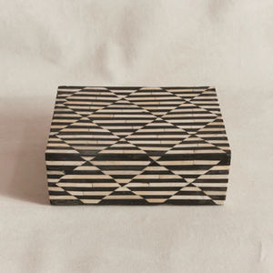 Joyero con incrustaciones de madera y hueso Diseño moderno Gemas hechas a mano y caja de almacenamiento de tocador para accesorios de estilo de vida - Product Image 3