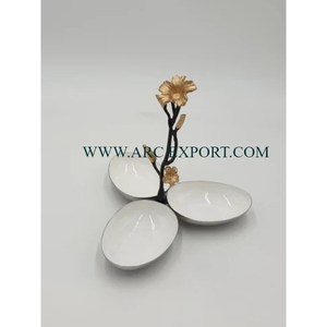 Bol de service alimentaire rond fantaisie Accessoires de restaurant et d'hôtel Bol de désert et de collations avec des poignées en métal de conception de fleurs - Product Image 3
